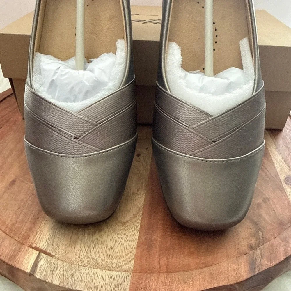 Trotters Stella Pewter Metallic Women Flats Shoes T2374-033 Size 11 N -New W/Box